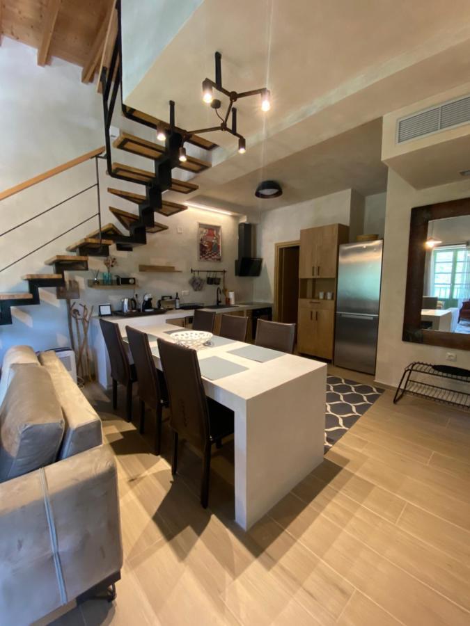 Aristi Boutique Stonehouse With Attic Apartment Exterior photo