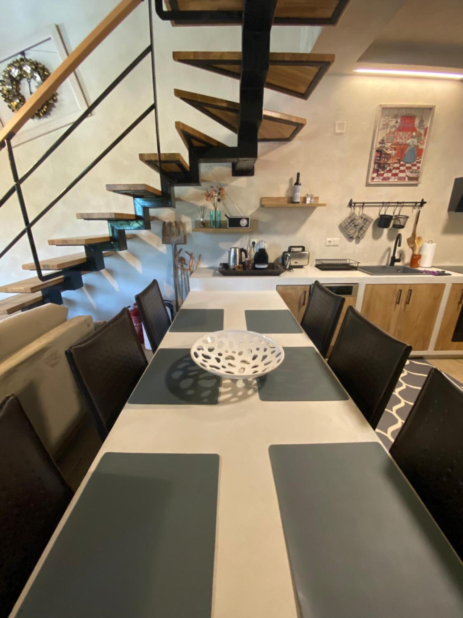 Aristi Boutique Stonehouse With Attic Apartment Exterior photo