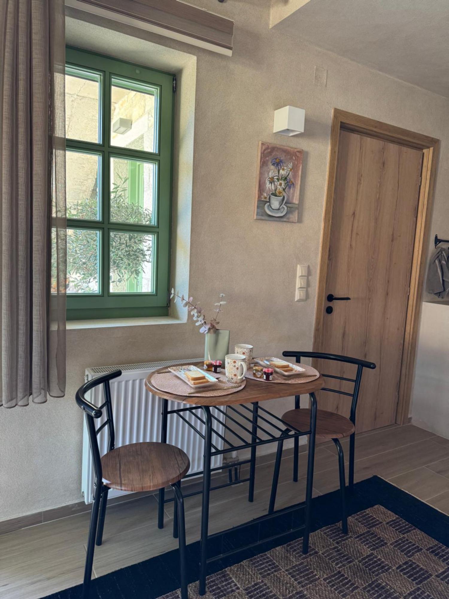 Aristi Boutique Stonehouse With Attic Apartment Exterior photo